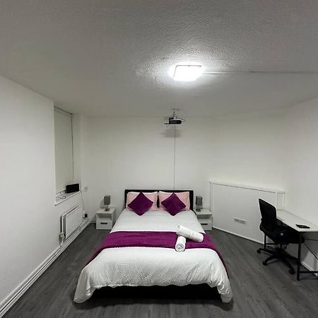Super Double Bedroom Zone 1 London Exterior photo