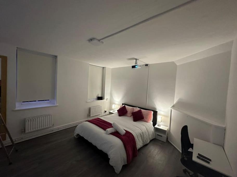 Super Double Bedroom Zone 1 London Exterior photo